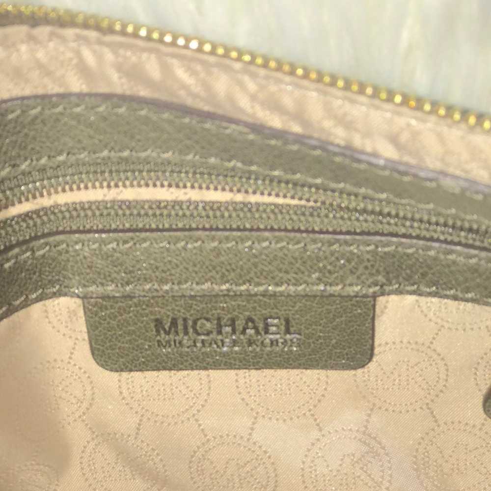 Lk New Michael Kors Messenger Crossbody - image 4