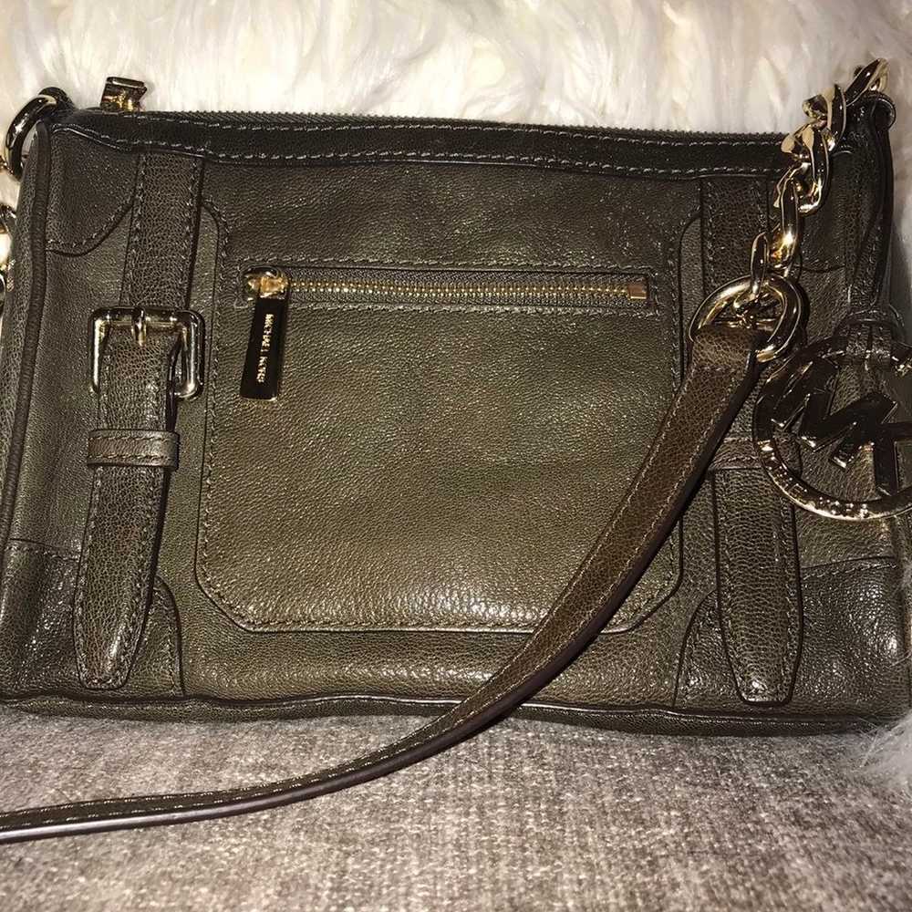 Lk New Michael Kors Messenger Crossbody - image 8