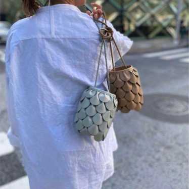 A VACATION | PINE CORN Shoulder