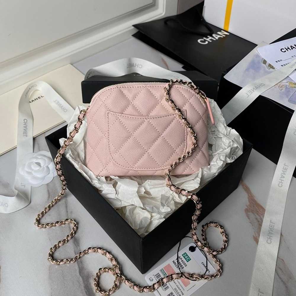 Chanel shoulder bag - image 3