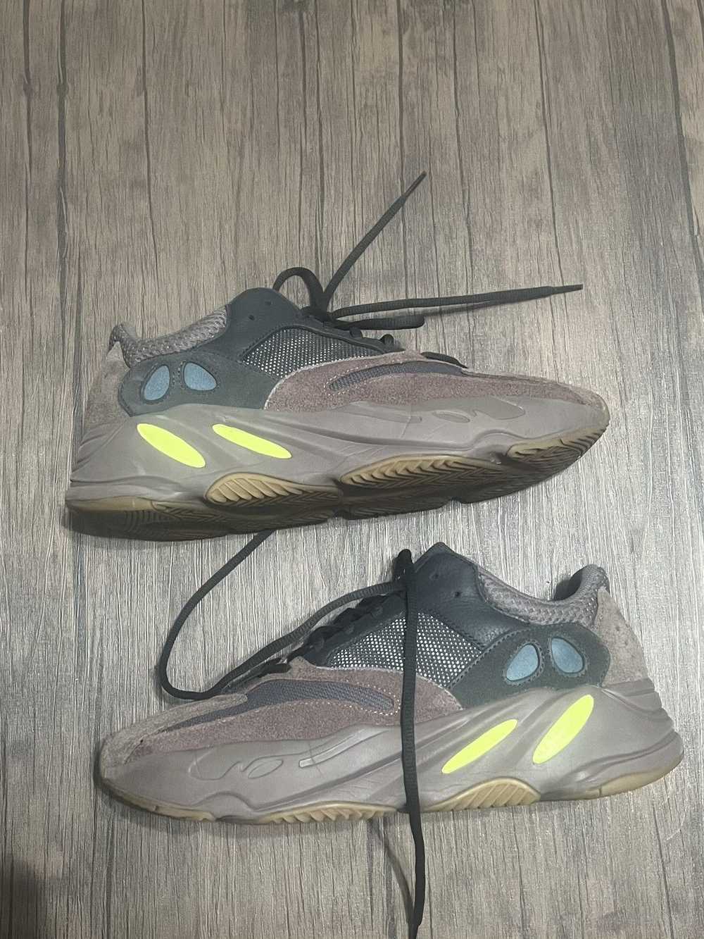 Adidas Yeezy 700 mauve - image 1