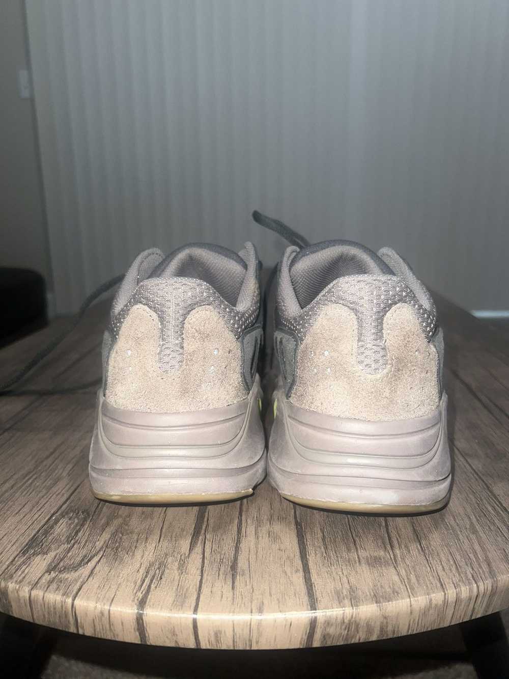 Adidas Yeezy 700 mauve - image 6