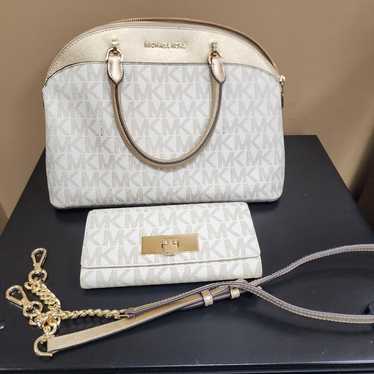 Michael Kors Emmy Saffiano Dome