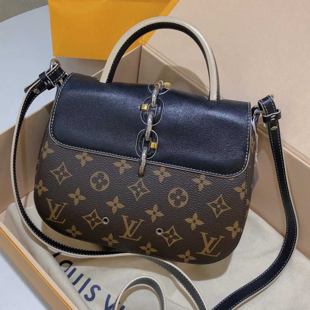 Louis Vuitton Chain It vinyl crossbody bag - image 2