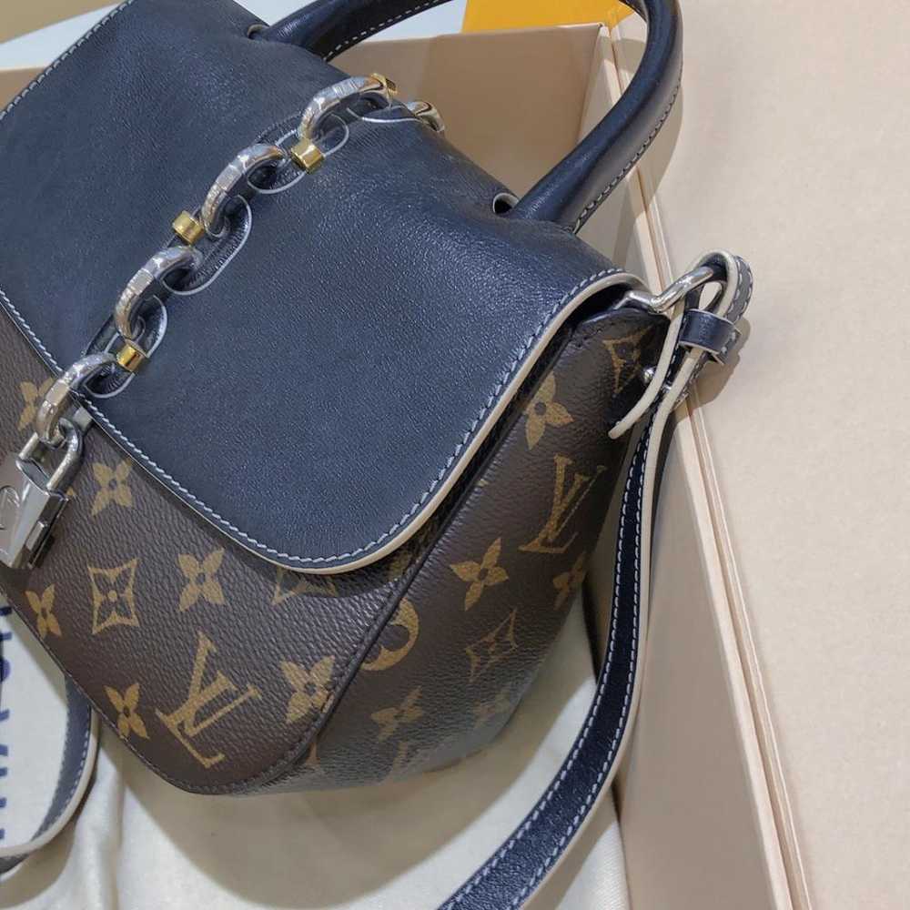 Louis Vuitton Chain It vinyl crossbody bag - image 4