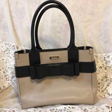 Excellent condition kate Spade Genuine Leather Rib