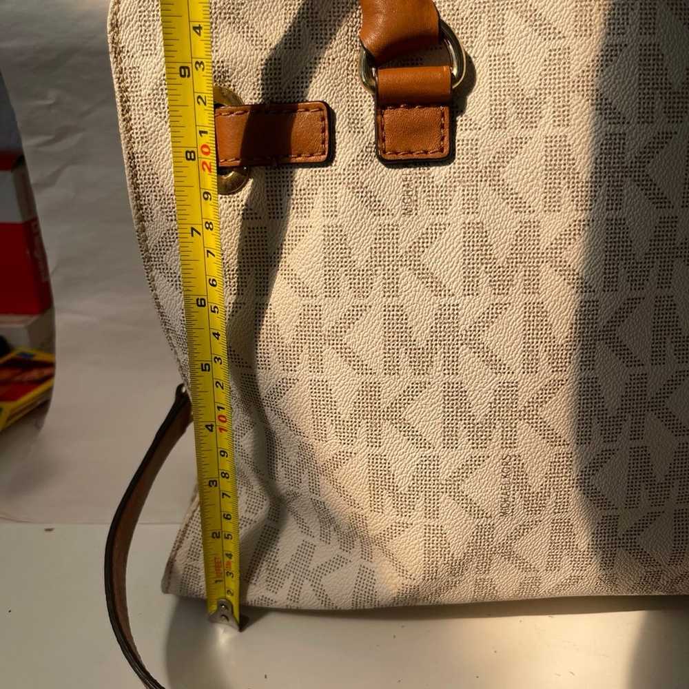 Michael Kors Large Tote  Vanilla Signature Should… - image 10