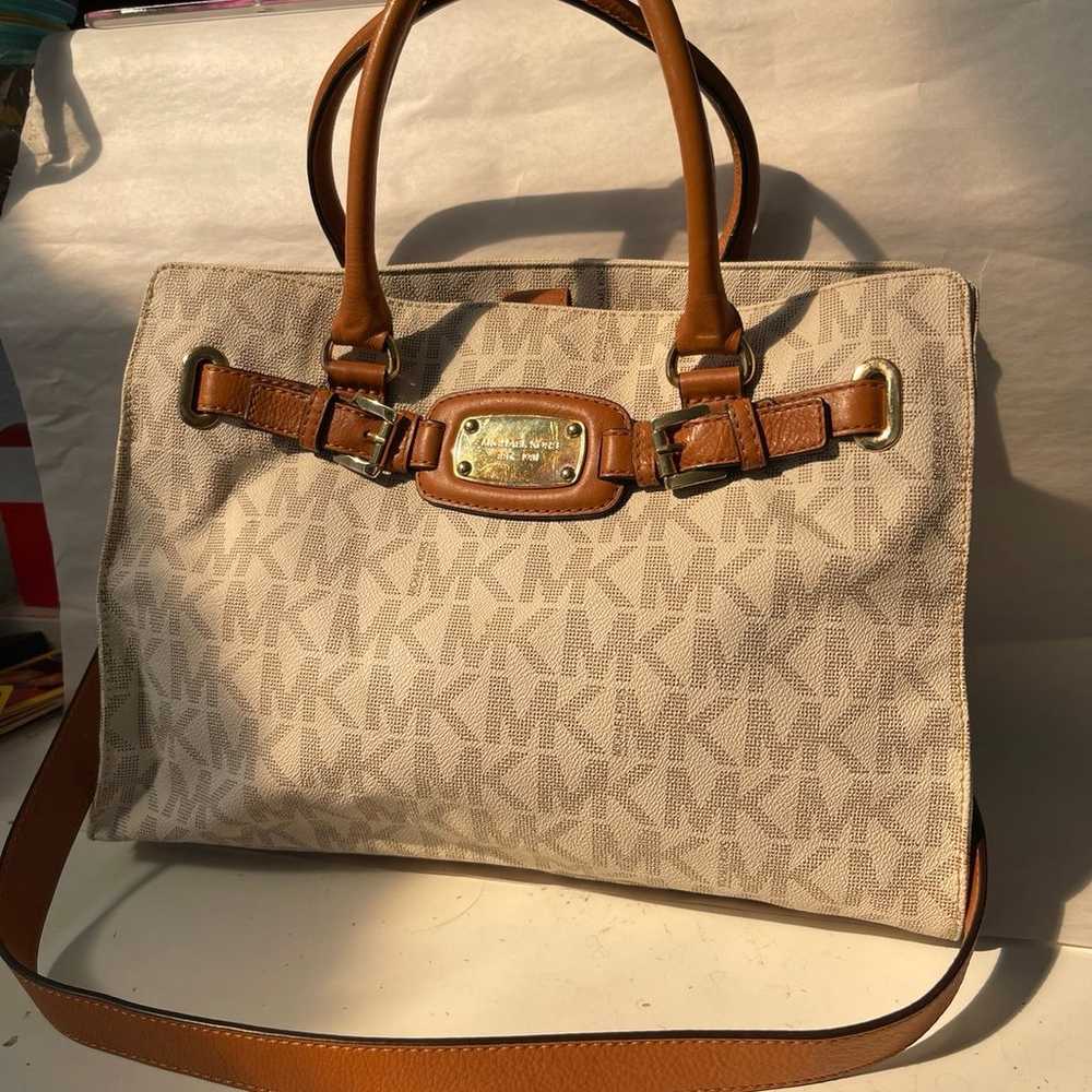 Michael Kors Large Tote  Vanilla Signature Should… - image 4