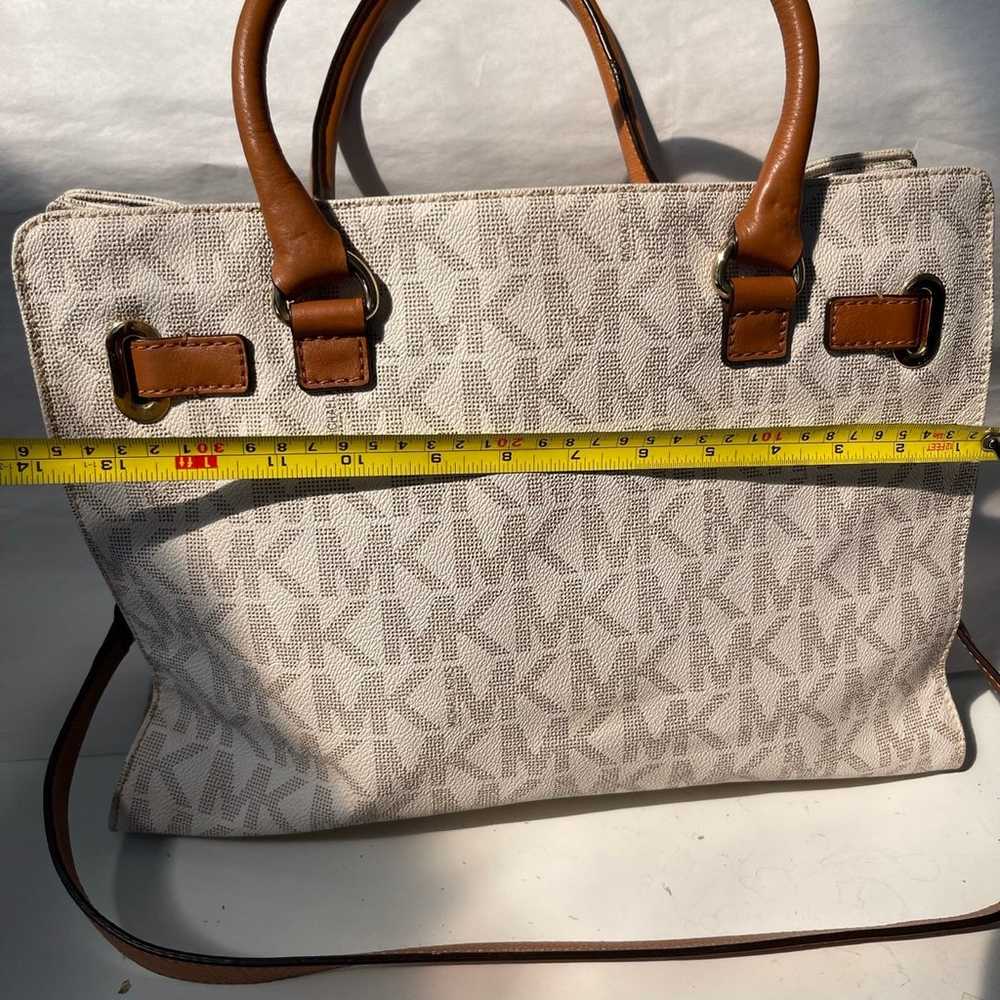 Michael Kors Large Tote  Vanilla Signature Should… - image 8