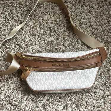 Micheal Kors KENLY beltbag - image 1