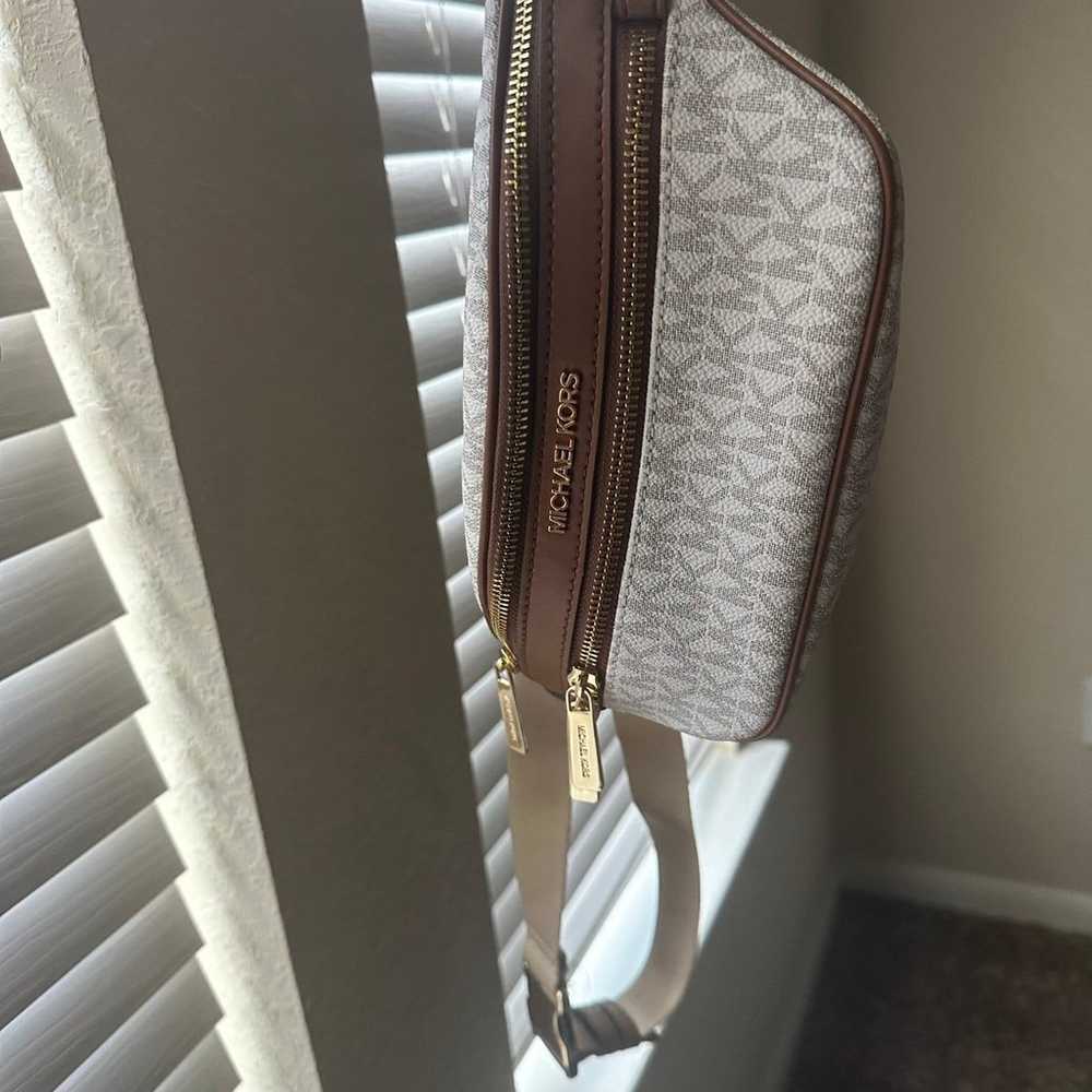 Micheal Kors KENLY beltbag - image 6