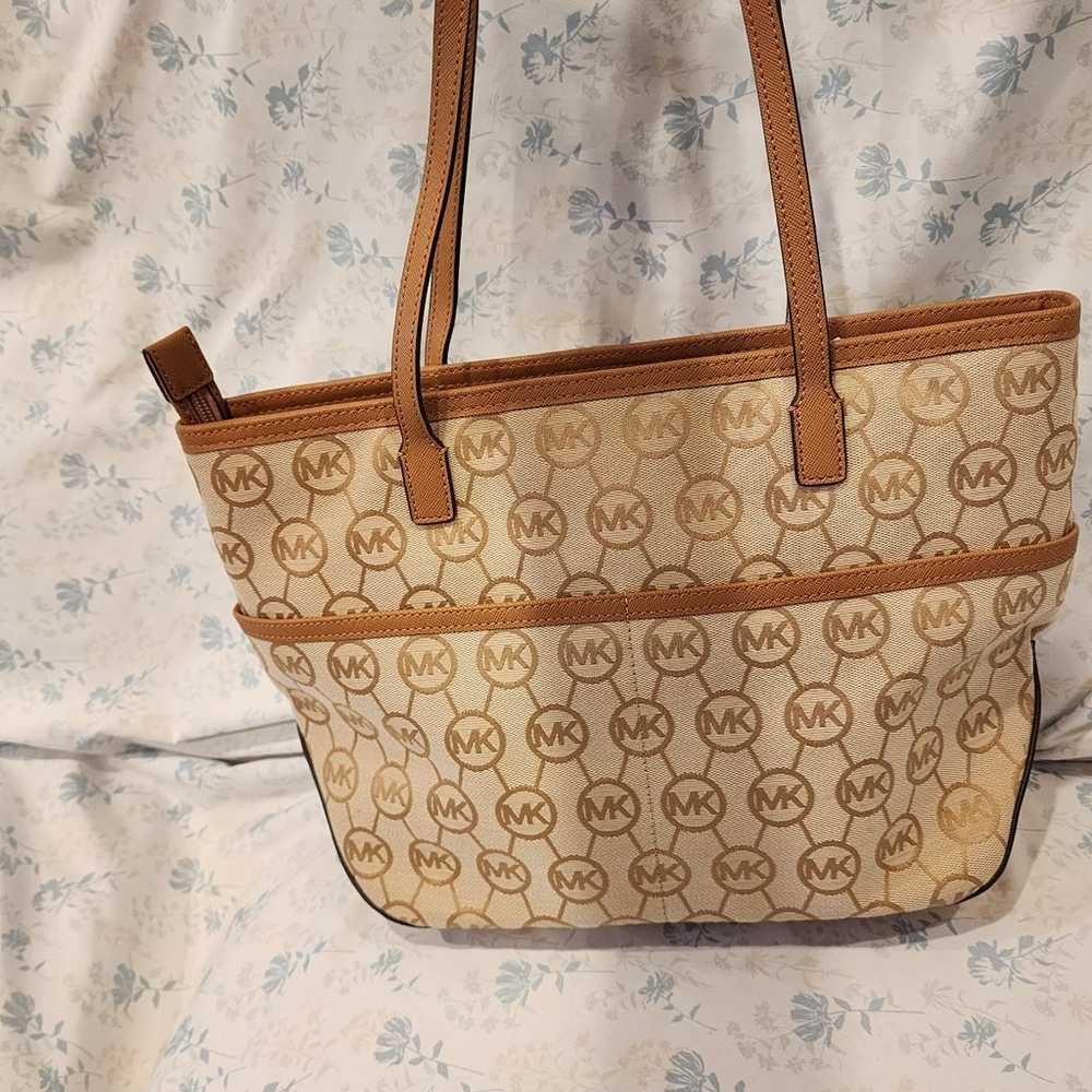 Michael Kors Large zip tote Purse Signature Print - image 2