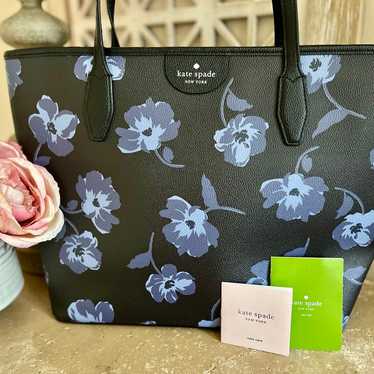 Kate Spade Black and Blue Floral Large Flower Zip… - image 1