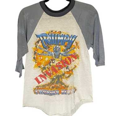 80年代ヴィンテージ TRIUMPH THUNDER SEVEN Tシャツ Thunder Seven Cover T-shirt – The Official Triumph Store