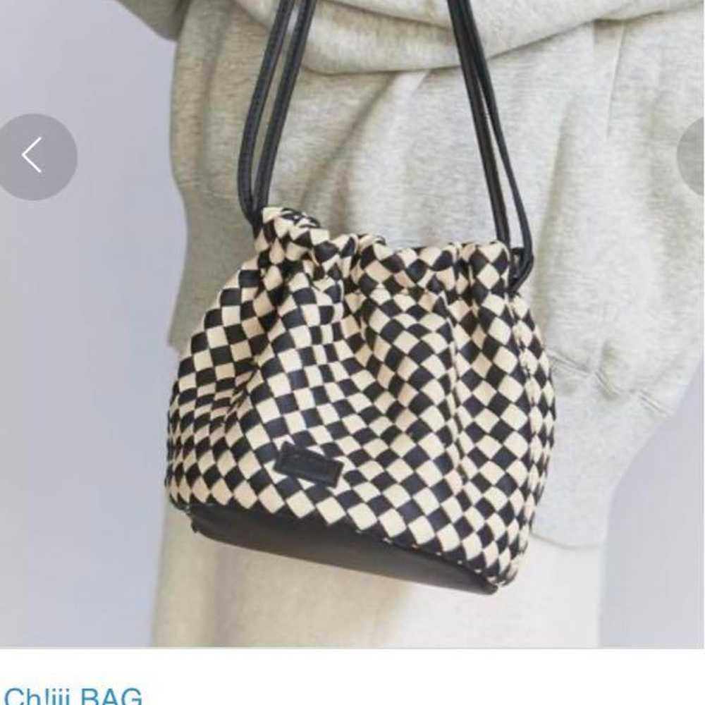 Shoulder bag. - image 1