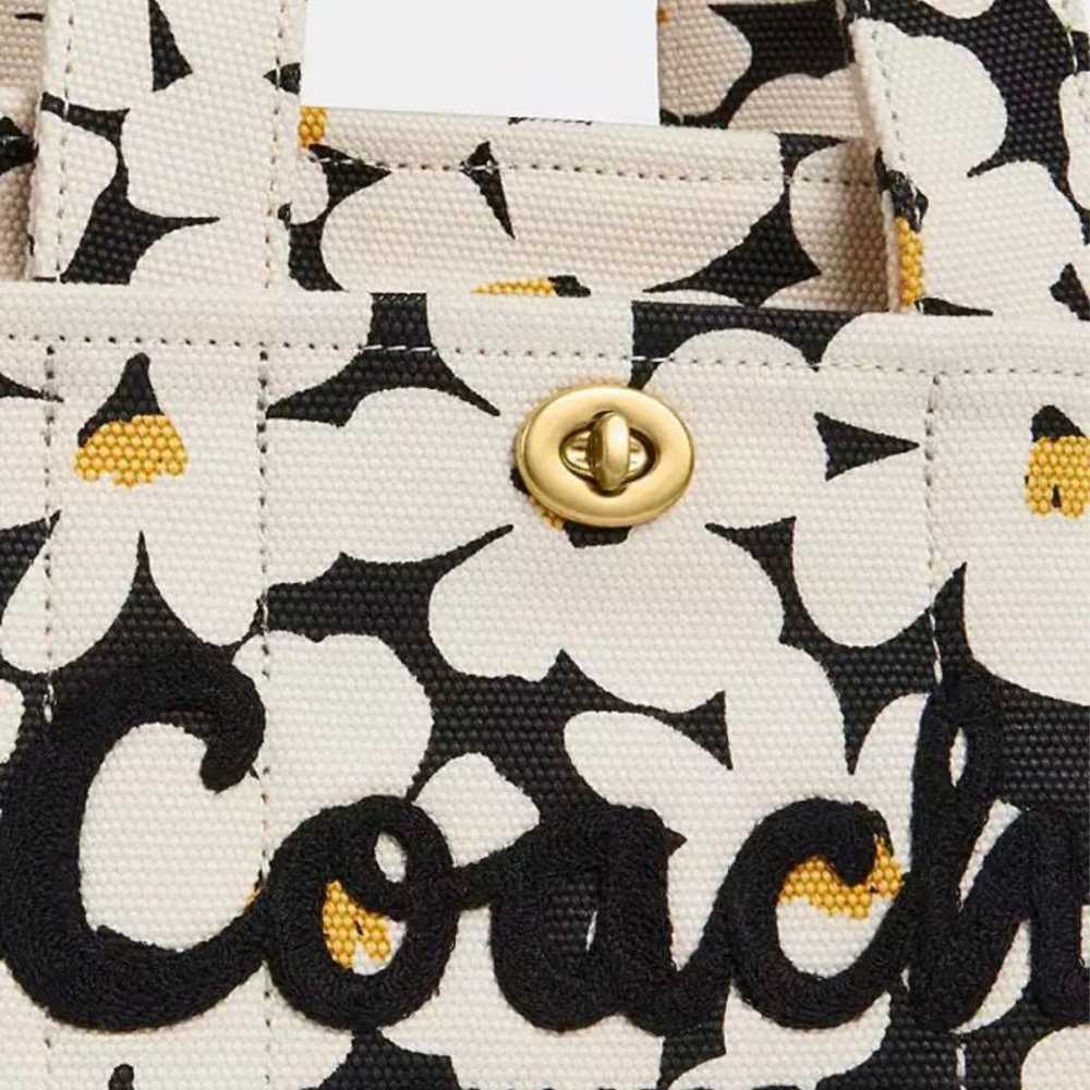 【COACH】Cargo Tote 26 - Floral Print Tote Bag - image 9