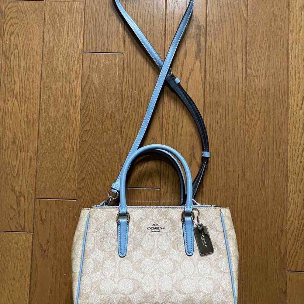 Coach shoulder bag in excellent condition. - image 3