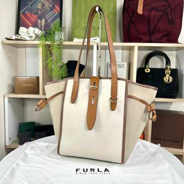 Excellent condition FURLA tote bag Turnlock master