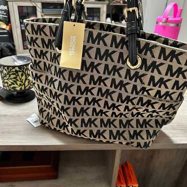 Michael Kors jet set