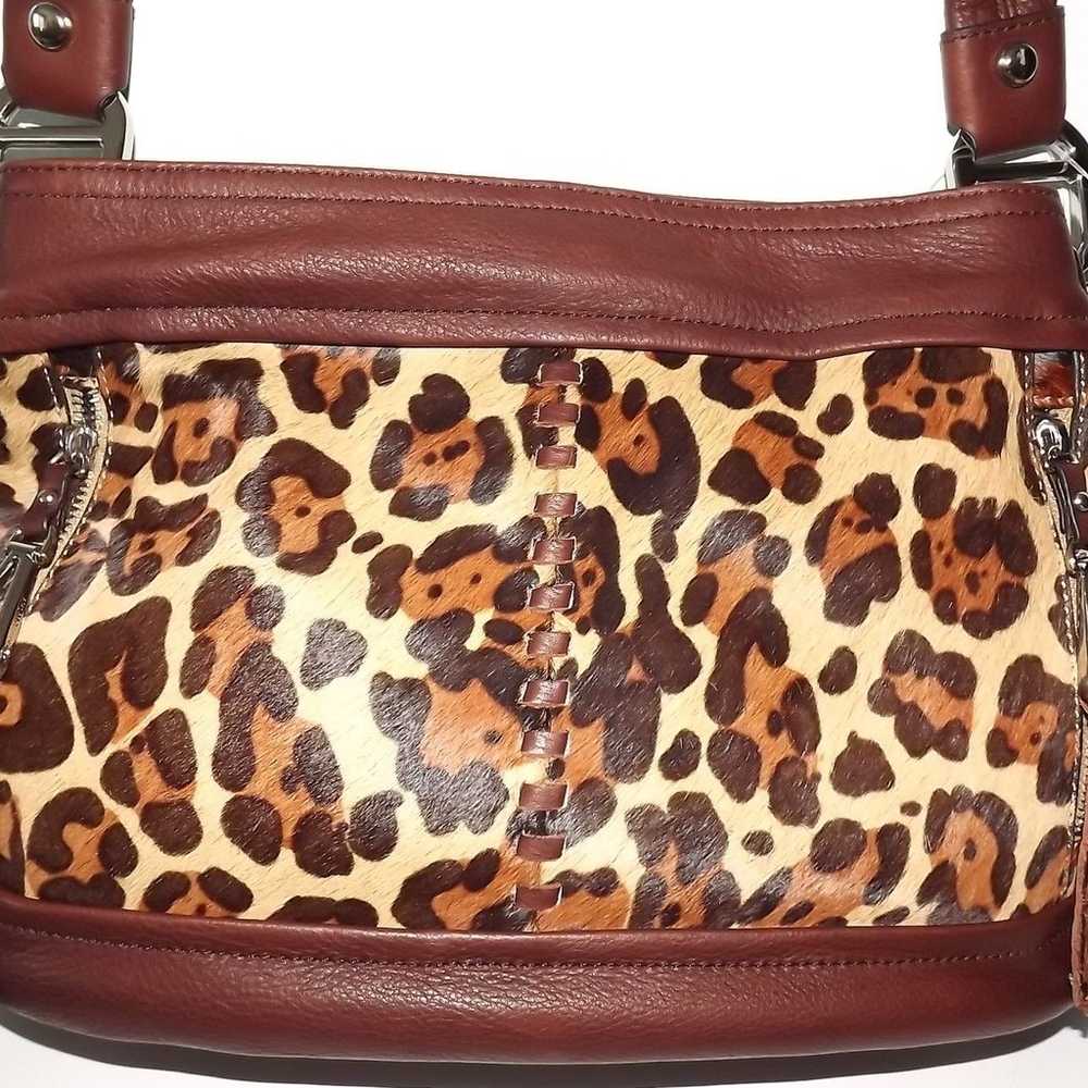 B MAKOWSKY ANDREA LEOPARD PRINT COWHIDE LEATHER T… - image 1