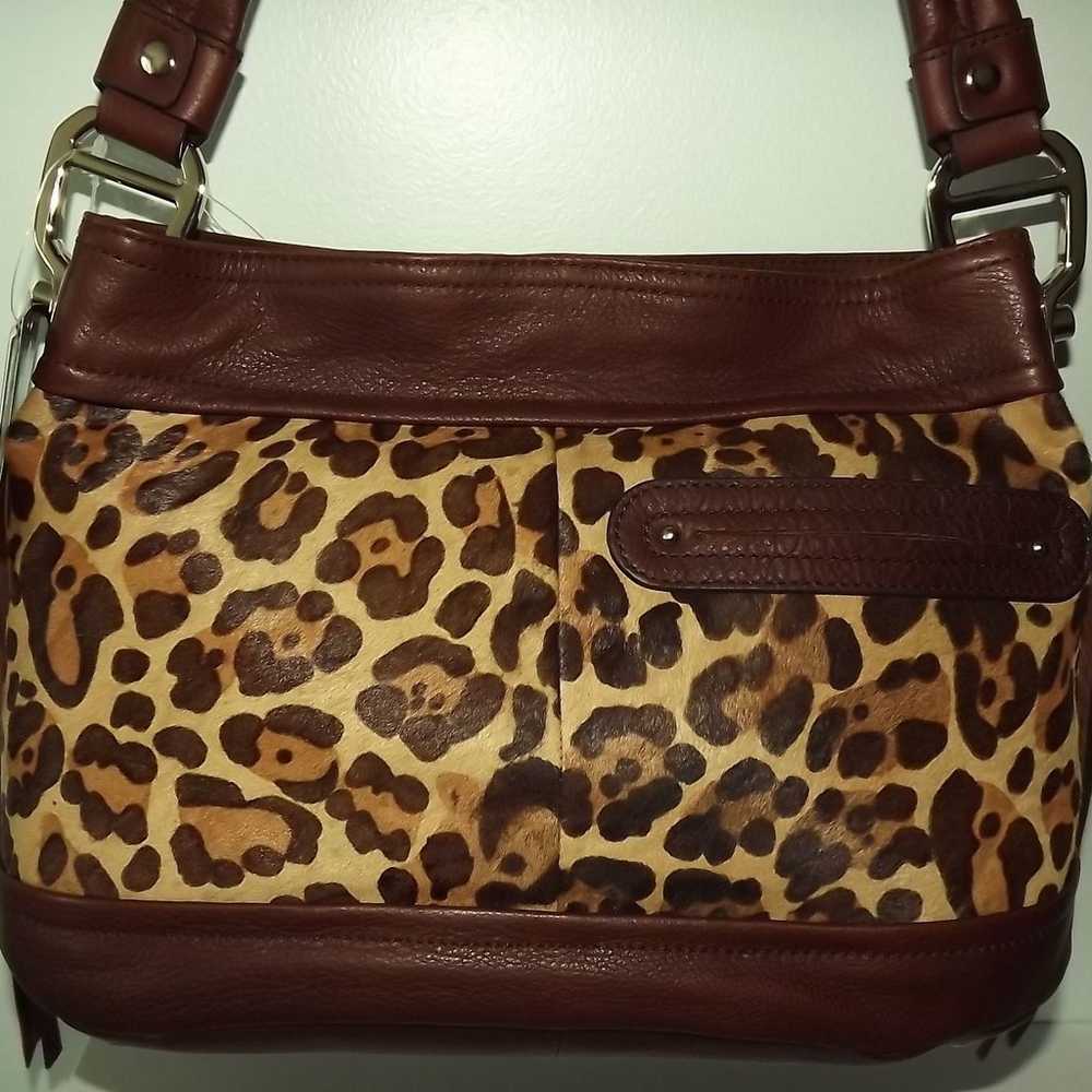 B MAKOWSKY ANDREA LEOPARD PRINT COWHIDE LEATHER T… - image 2