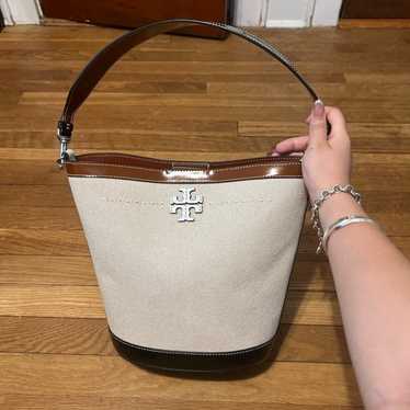 NWOT Tory Burch Canvas McGraw Bucket Bag