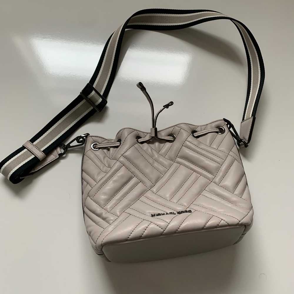 Michael Kors Bucket Bag French white Quilted Leat… - image 1