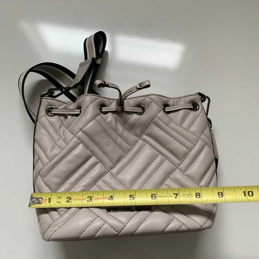 Michael Kors Bucket Bag French white Quilted Leat… - image 6