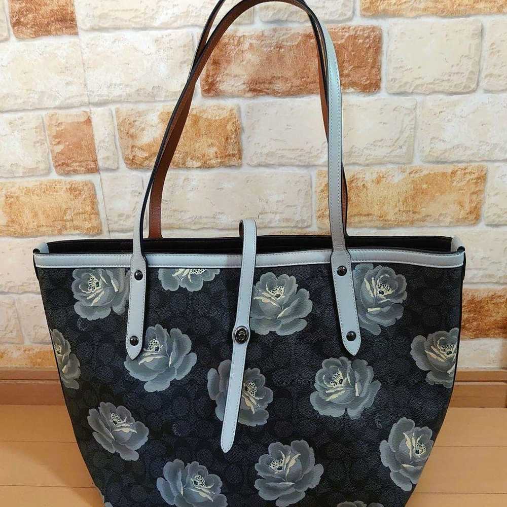 OACH Tote Bag Floral Rose Pattern PVC Logo Hardwa… - image 1