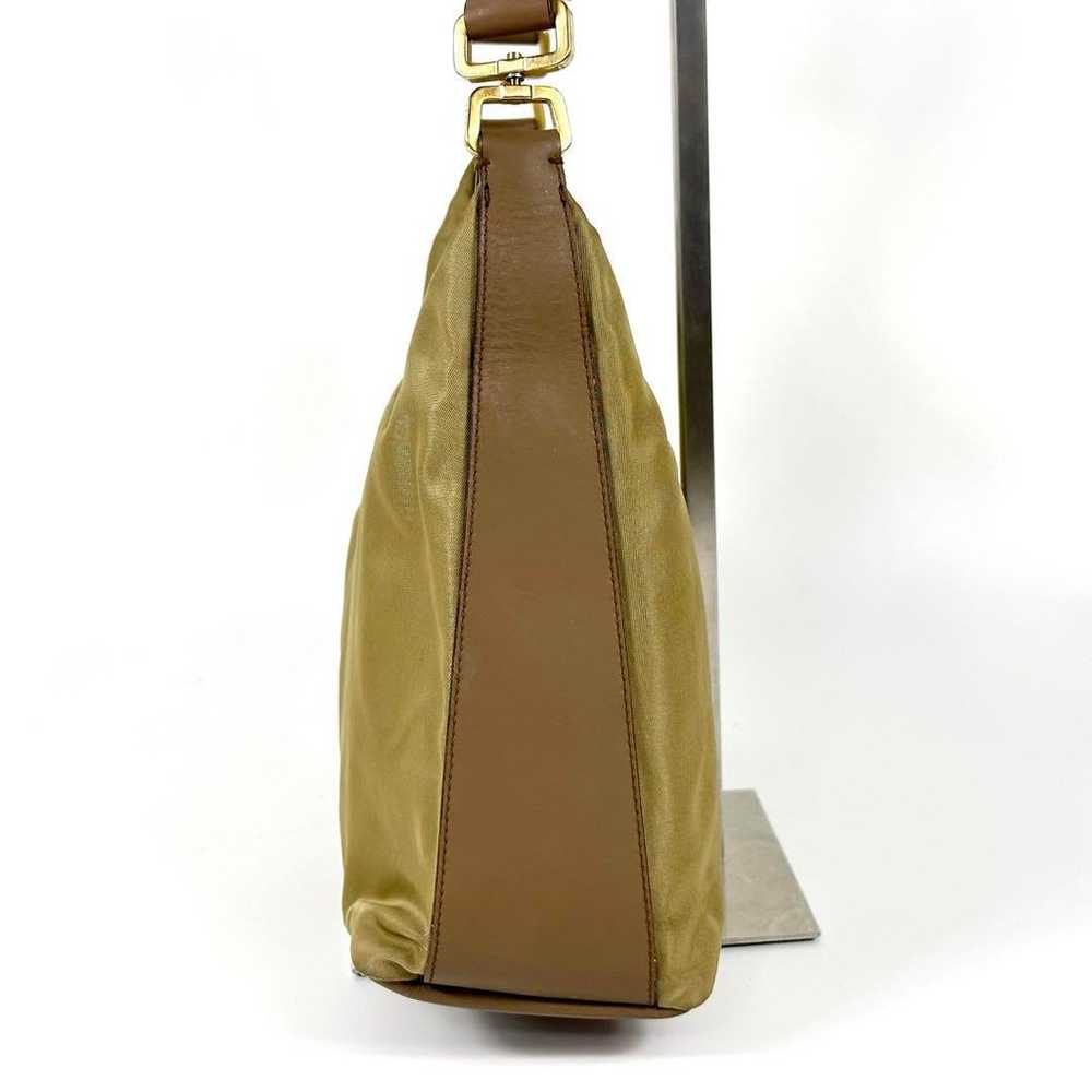 PRADA one-shoulder bag with triangle logo in leat… - image 3