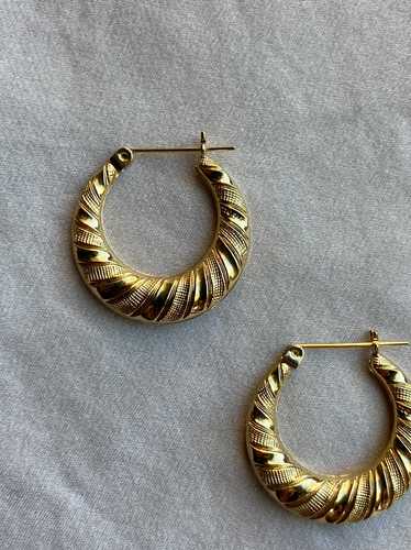 ZZ Vintage 14K Gold Textured Hoops | Used,…