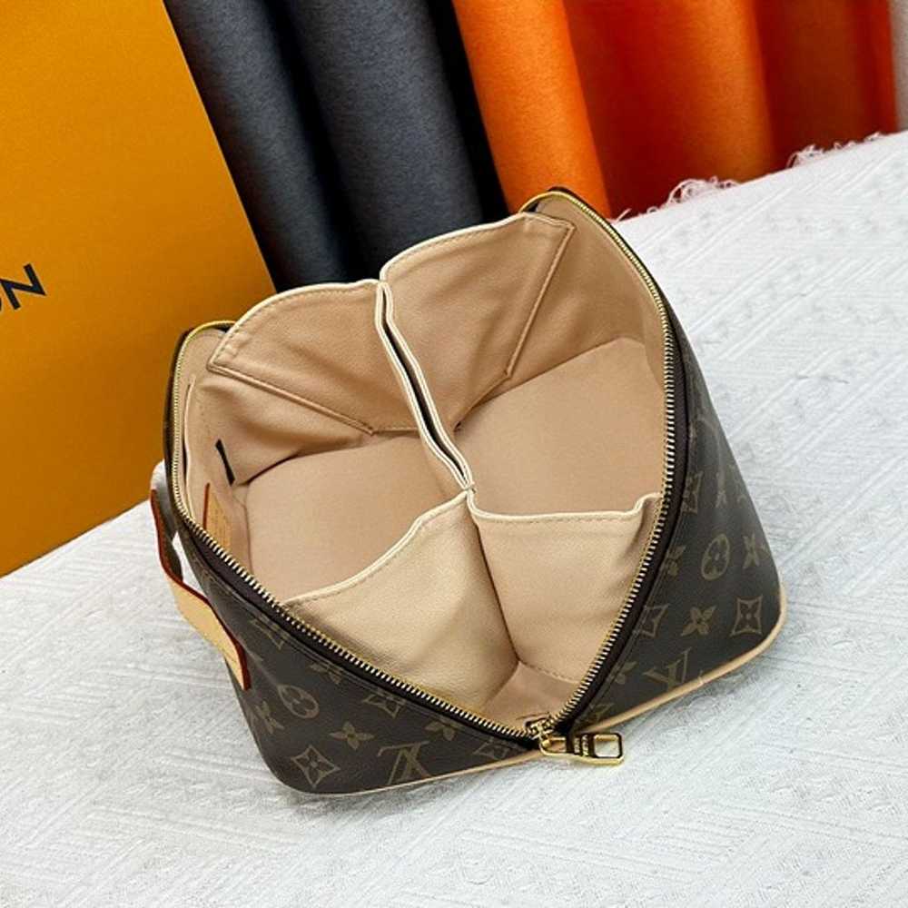 Elegant Cosmetic Clutch - image 8