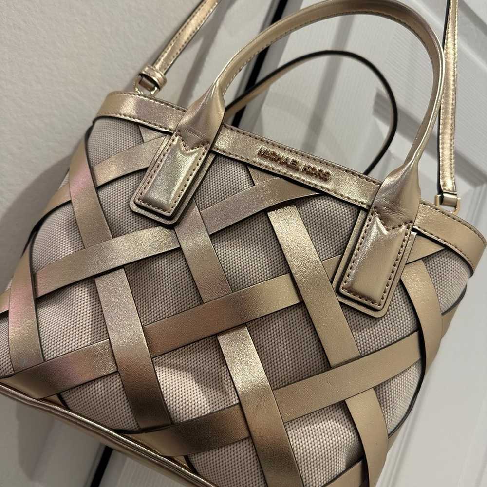 Gorgeous Gold & Beige Michael Kors - image 2