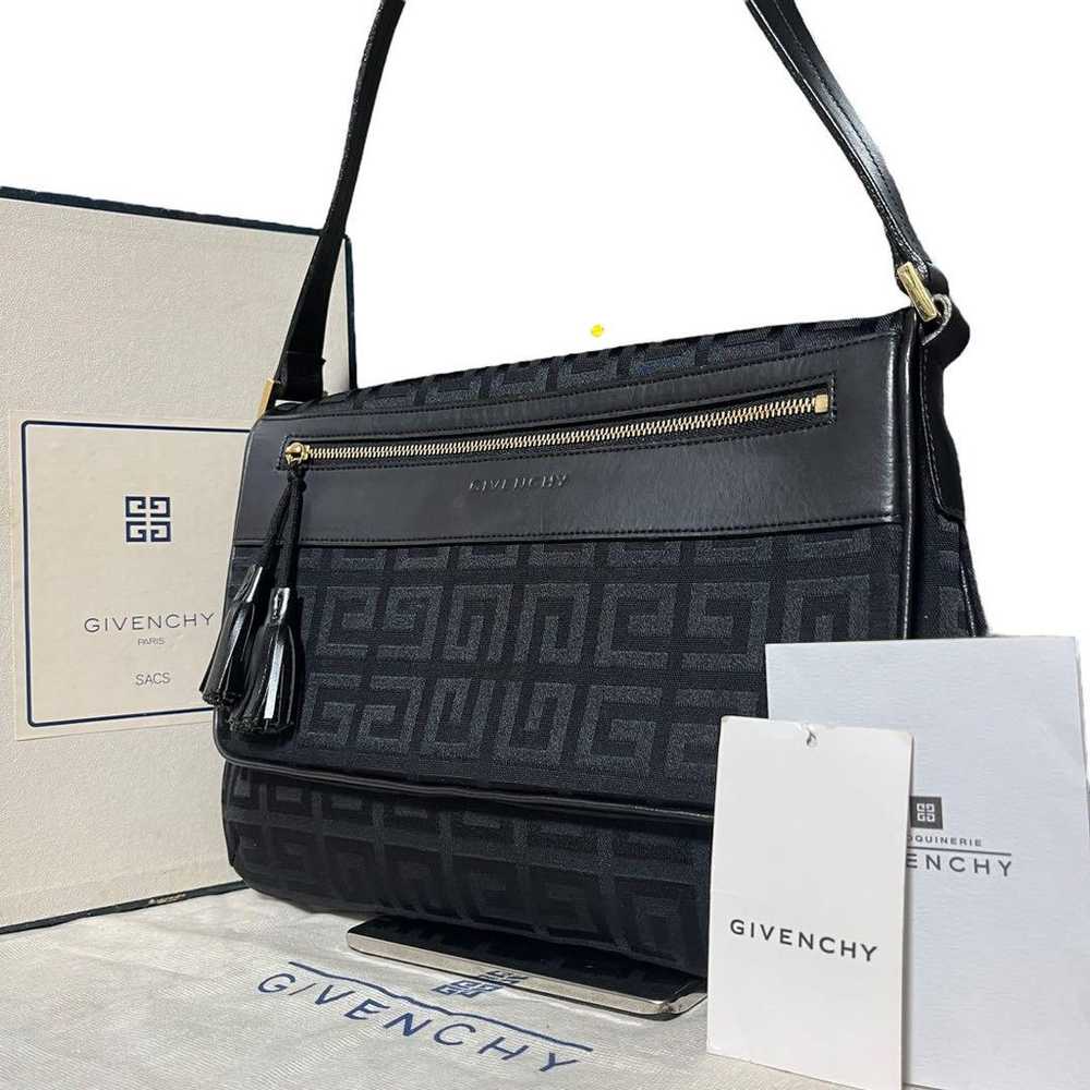 【Superb Item✨】Givenchy 4G Handbag One-Shoulder Lo… - image 1