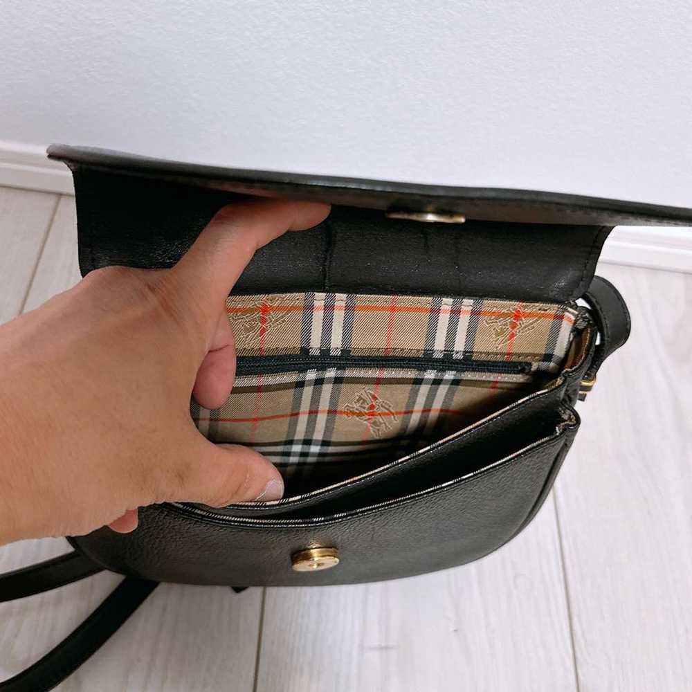 "Quality item" Burberrys shoulder bag. - image 7