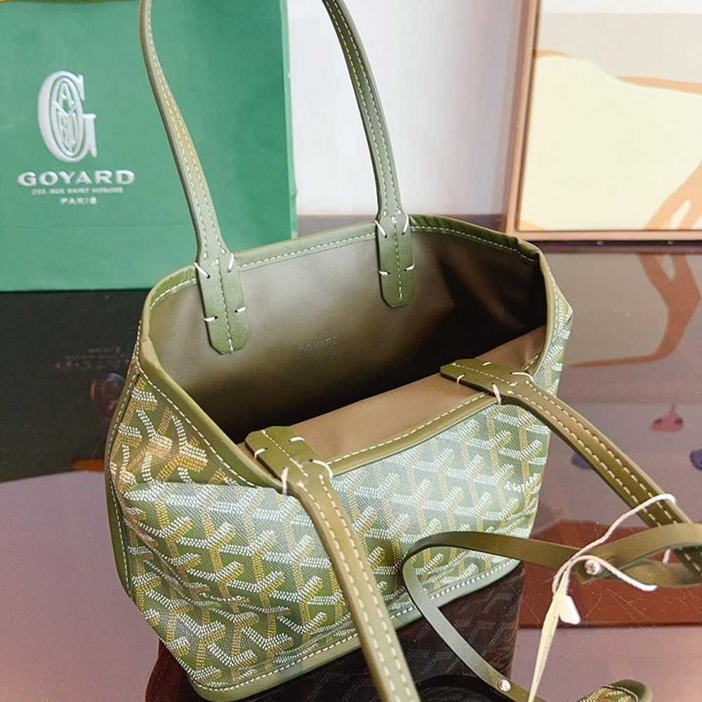 handbag - image 9