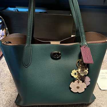 NWT $350 Coach Willow Forest Green C0689 cheapest Leather Tote Large