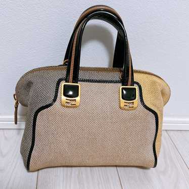 "High-quality item" FENDI handbag. - image 1