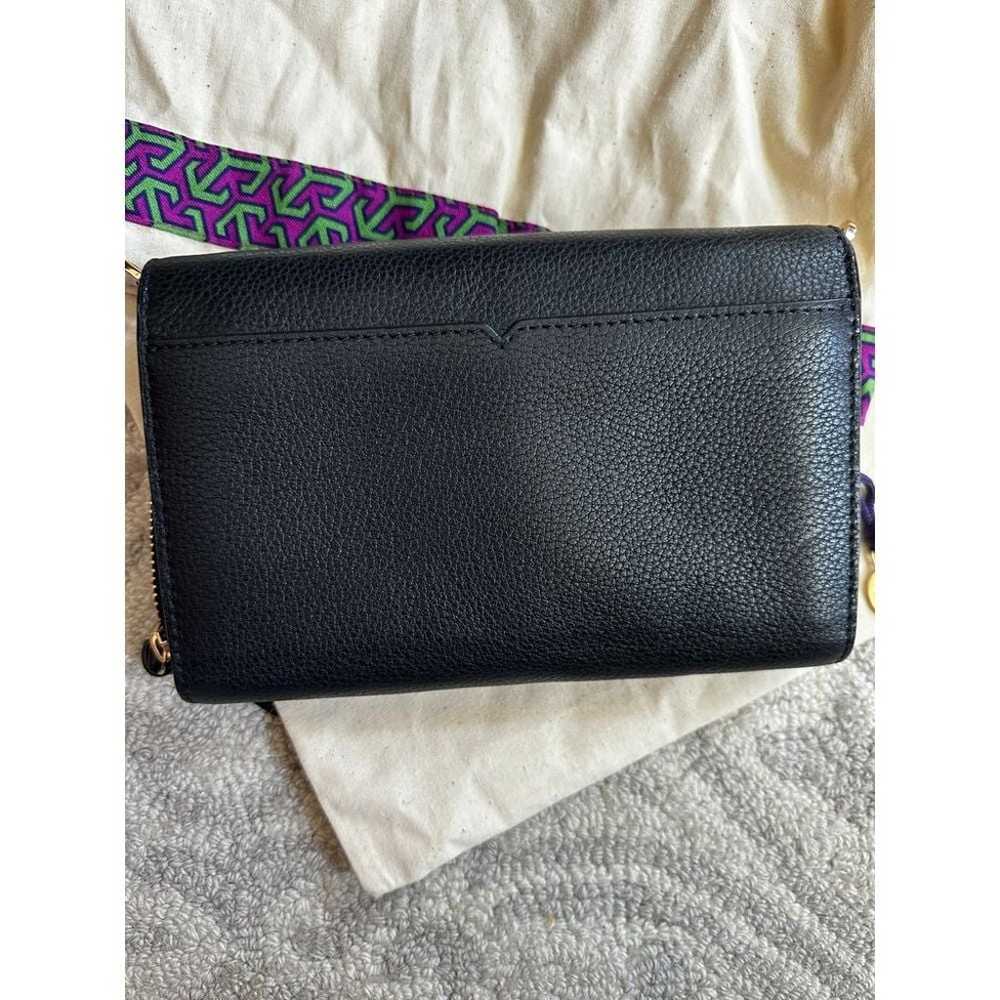 TORY BURCH LADIES BLACK LEATHER HARPER FLAP  CLUT… - image 7