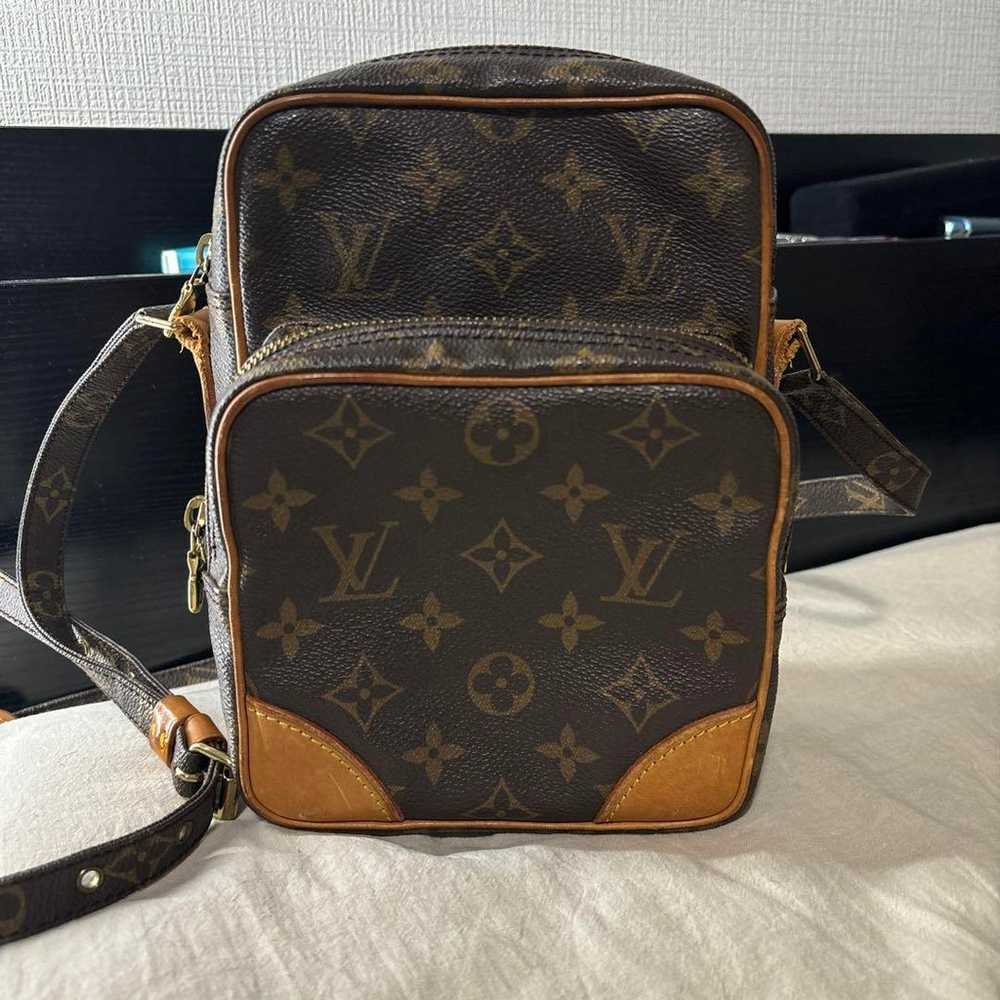 High-quality Louis Vuitton Amazon shoulder bag. - image 1