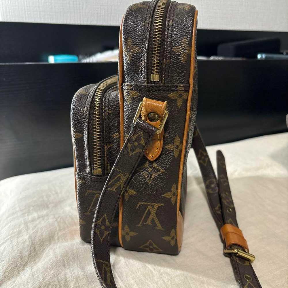 High-quality Louis Vuitton Amazon shoulder bag. - image 4