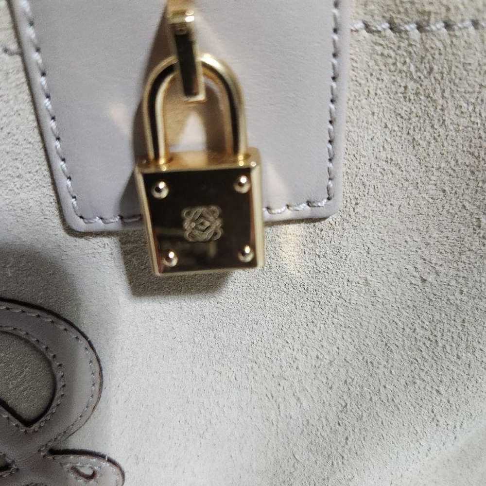 Excellent condition Loewe suede leather bag in be… - image 6