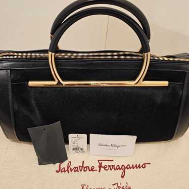 【Price reduced again】Ferragamo COOL bag Rare value - image 1