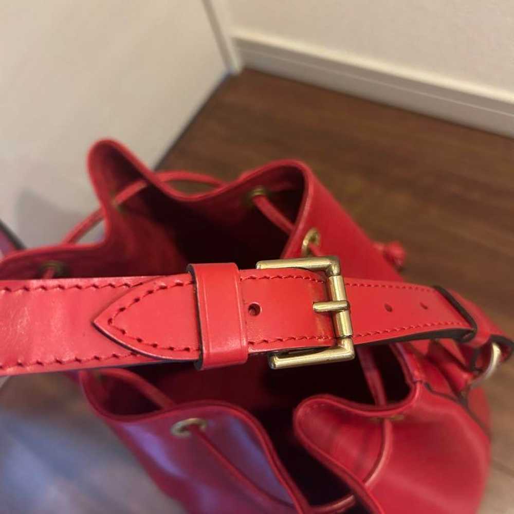 Louis Vuitton Noé Epi Shoulder Bag Red - image 10