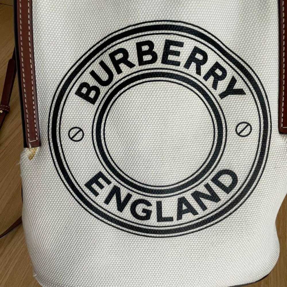 Burberry Peggy Bucket Bag 2-way Shoulder Bag - image 12