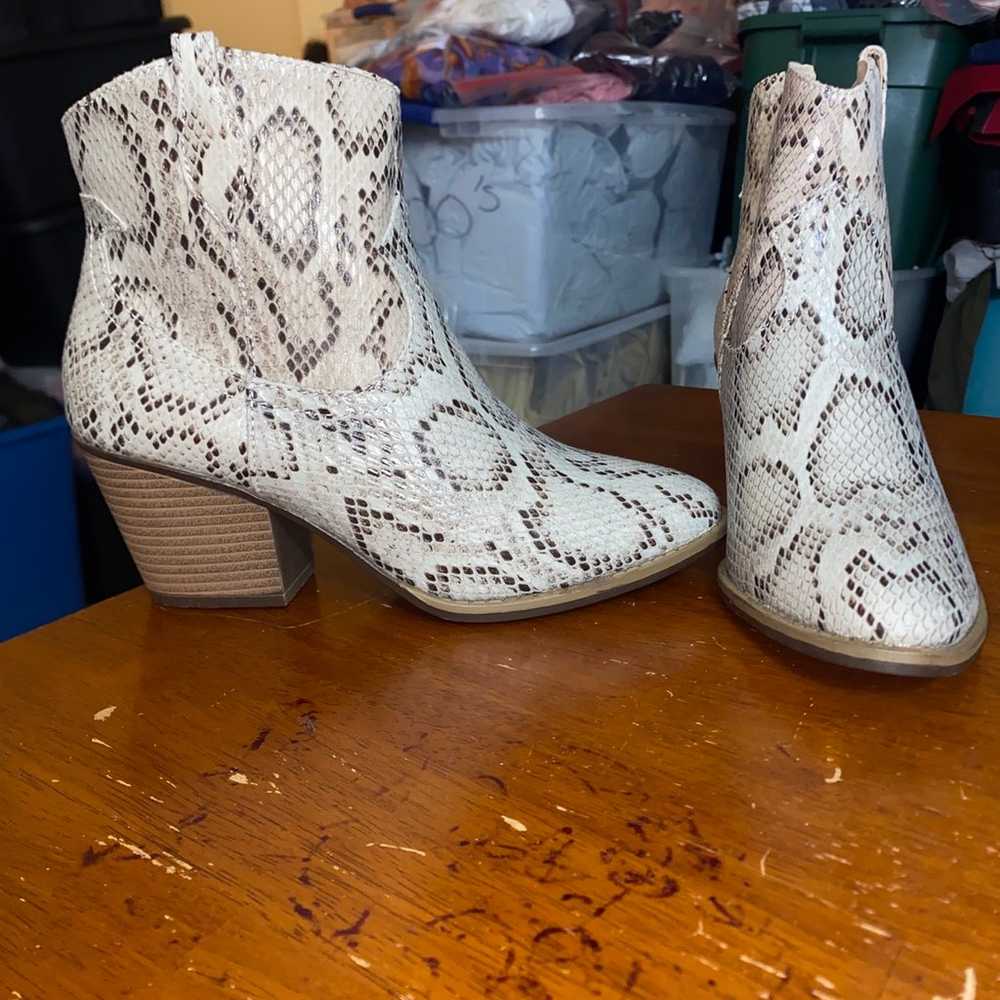 Women’s Sugar ankle boots - image 2