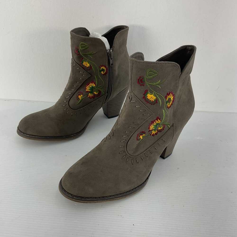 Mia Brown Floral Embroidered Chelsea Boots Synthe… - image 2