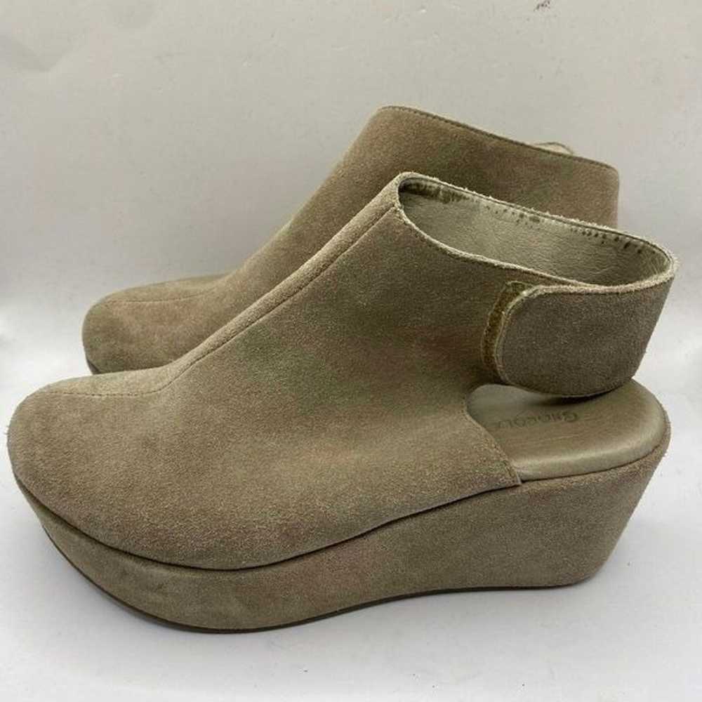 Chocolat Blu Tan Suede Yola Open Back Bootie Sz 6… - image 2