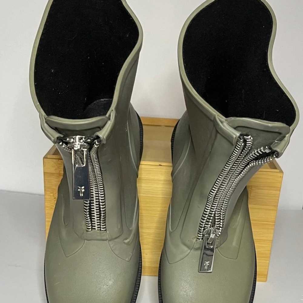 Frye grey rain boots size 7 - image 2