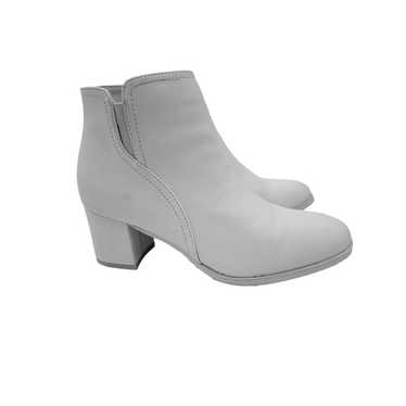 Sekayisore White Round Toe Short Gogo Ankle Boots 